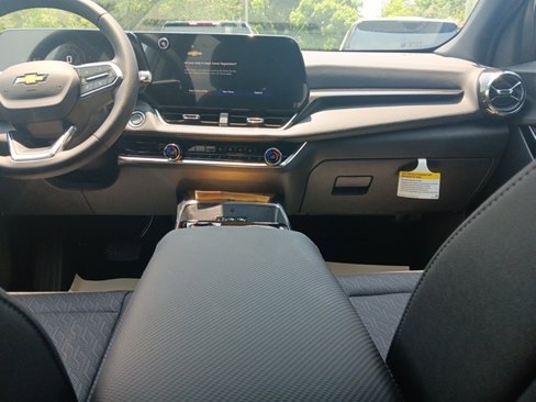 New 2026 Chevrolet Equinox LT w/ Convenience Package II image 21