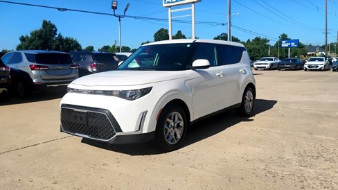 Used 2023 Kia Soul LX w/ LX Technology Package image 3