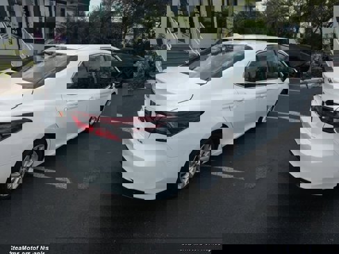 Used 2022 Toyota Camry LE image 11