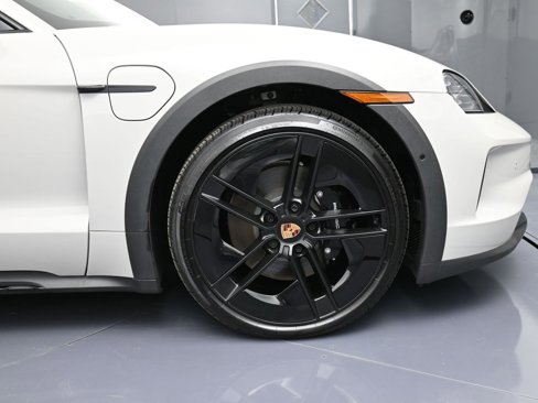 New 2025 Porsche Taycan 4S image 12