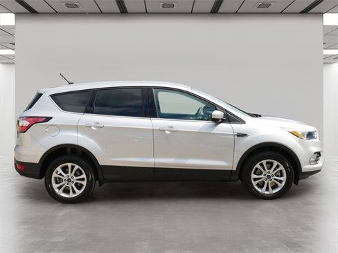 Used 2017 Ford Escape SE w/ SE Cold Weather Package image 6