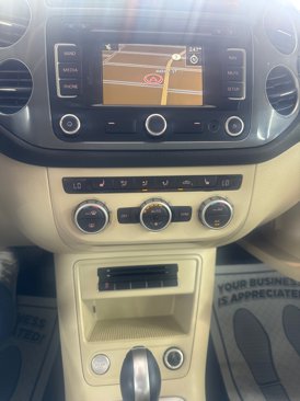 Used 2014 Volkswagen Tiguan SEL image 3