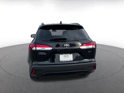 Used 2025 Toyota Corolla Cross LE image 12