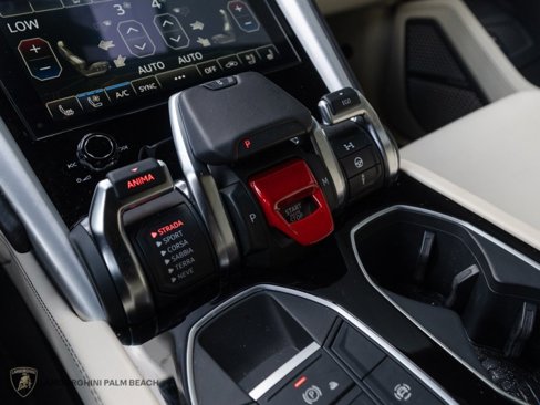 Used 2021 Lamborghini Urus image 23