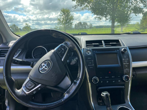 Used 2017 Toyota Camry SE image 7