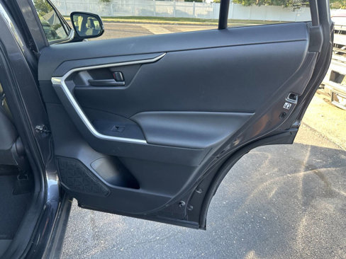 Used 2019 Toyota RAV4 LE image 13