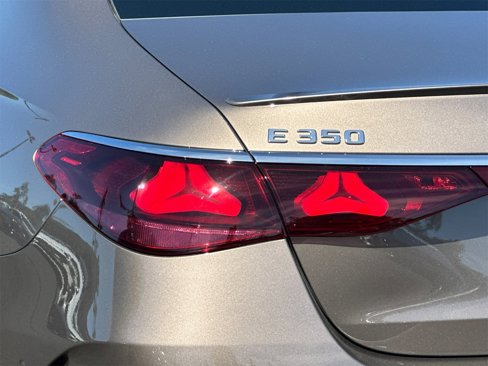 New 2026 Mercedes-Benz E 350 4MATIC Sedan image 32