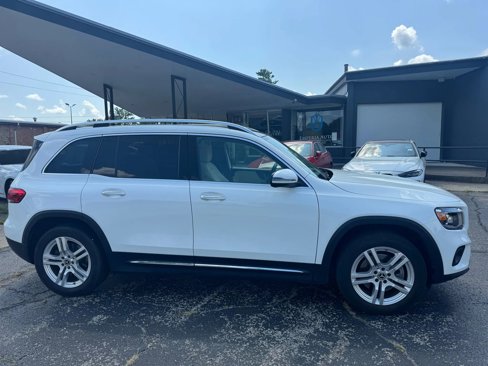 Used 2022 Mercedes-Benz GLB 250 4MATIC image 8