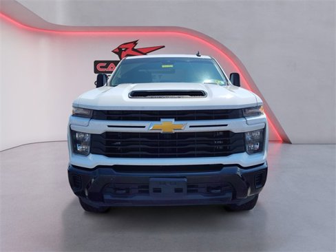 Used 2024 Chevrolet Silverado 2500 Custom w/ Custom Value Package image 3