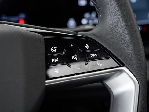 Certified 2025 Audi Q6 e-tron Premium w/ Convenience Package image 12