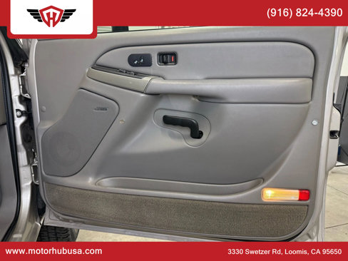 Used 2004 Chevrolet Silverado 2500 LT w/ Heavy-Duty Power Package image 48