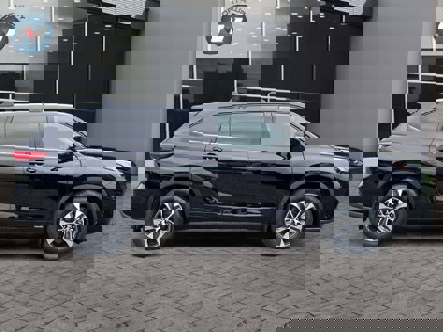 Used 2022 Toyota Highlander XLE image 6