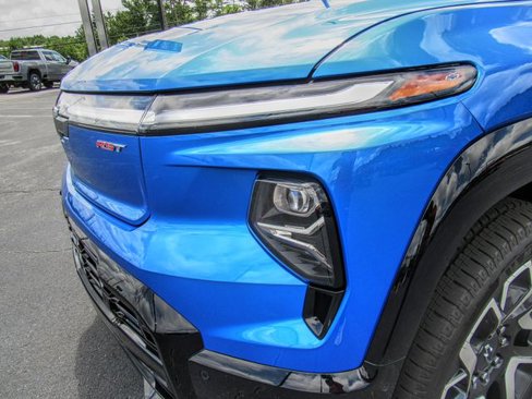 Used 2025 Chevrolet Silverado EV RST image 11