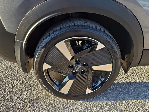 Used 2025 Nissan Kicks SR image 7