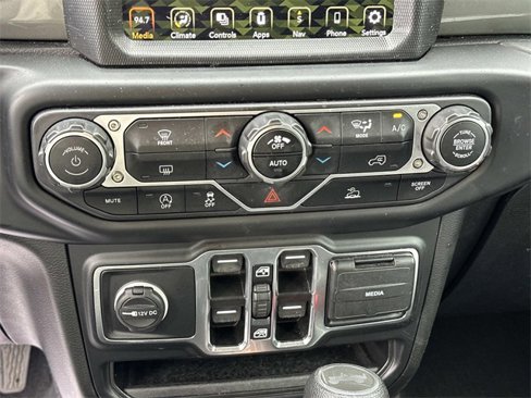 Certified 2023 Jeep Wrangler Sahara image 19