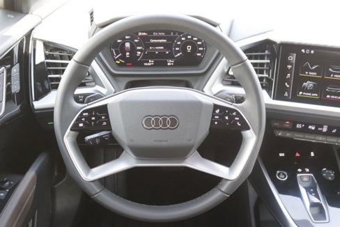 New 2025 Audi Q4 e-tron Premium Plus image 20