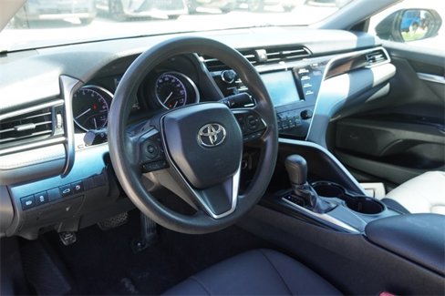 Used 2018 Toyota Camry LE image 16