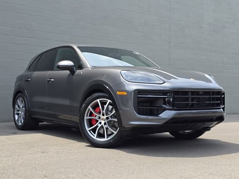 New 2025 Porsche Cayenne GTS image 6