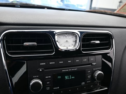 Used 2013 Chrysler 200 Touring image 20