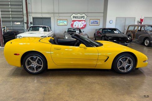 Used 2002 Chevrolet Corvette Convertible w/ Preferred Equipment Group2 image 20