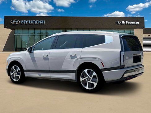 New 2026 Hyundai Ioniq 9 Calligraphy image 4