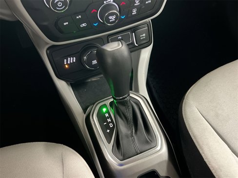 Used 2022 Jeep Renegade Latitude image 17