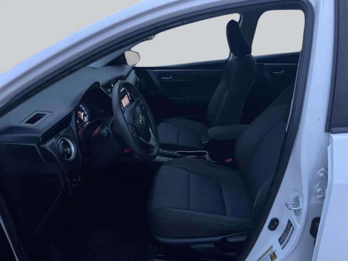 Used 2018 Toyota Corolla LE image 16