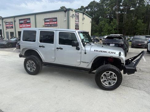 Used 2012 Jeep Wrangler Unlimited Rubicon w/ Connectivity Group image 2