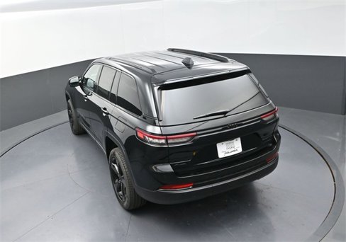 New 2025 Jeep Grand Cherokee Limited w/ Black Appearance Package image 13
