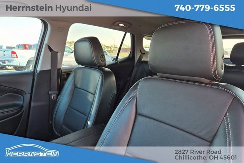 Used 2024 GMC Terrain SLT image 24