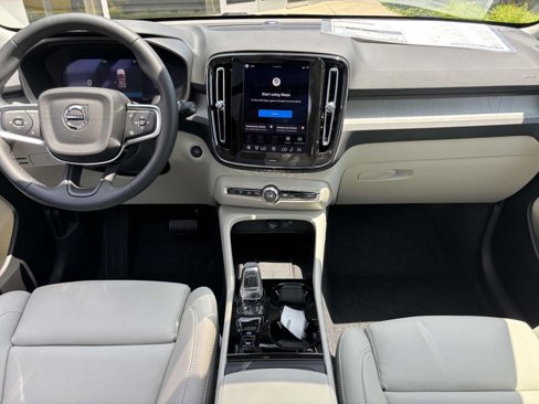 New 2026 Volvo XC40 B5 Ultra w/ Protection Package Premier image 29