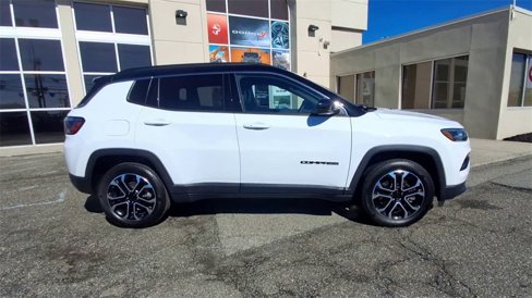 Used 2024 Jeep Compass Limited image 9