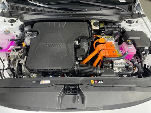 New 2025 Hyundai Elantra SEL image 9