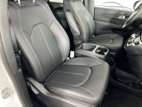 New 2026 Chrysler Pacifica Select image 29