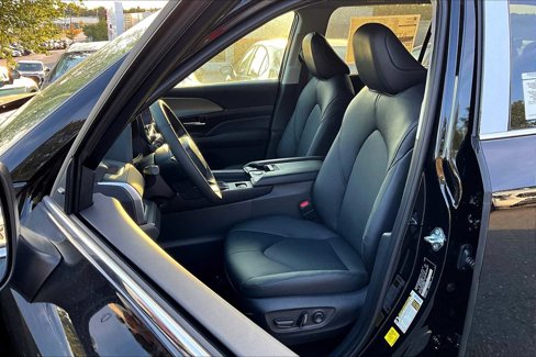 New 2026 Toyota Grand Highlander XLE image 9