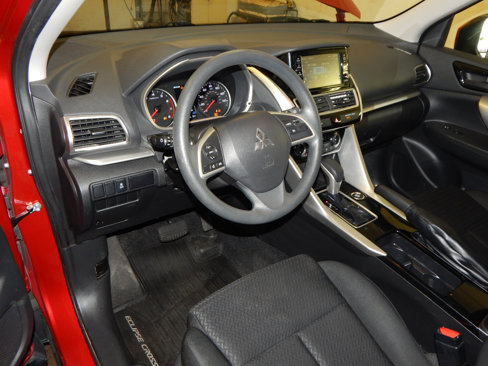 Used 2018 Mitsubishi Eclipse Cross ES image 3