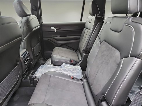 New 2025 Jeep Grand Cherokee L Altitude image 17
