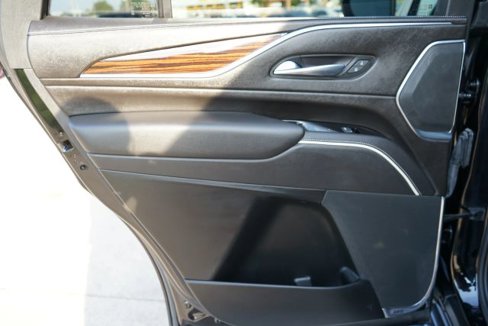 Used 2021 Cadillac Escalade Premium Luxury w/ LPO, Illumination Package image 37