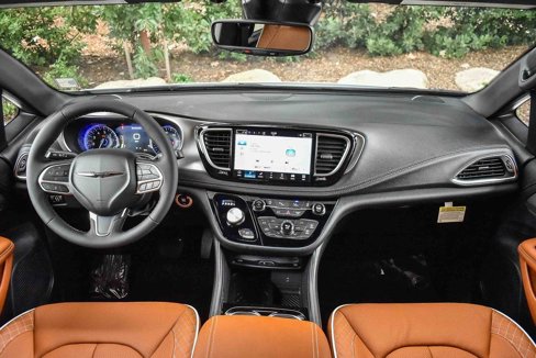 New 2026 Chrysler Pacifica Pinnacle image 12