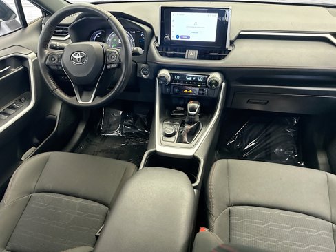 Used 2024 Toyota RAV4 SE image 13