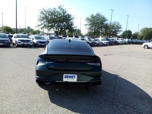 Used 2023 Hyundai Elantra Limited w/ Cargo Package image 4