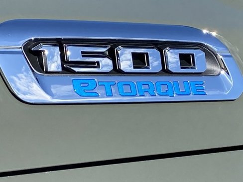 New 2026 RAM 1500 4x4 Crew Cab image 25
