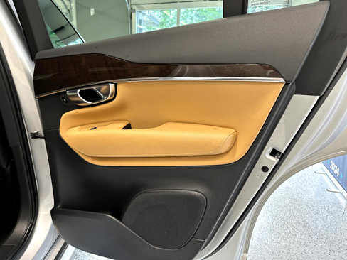 Used 2019 Volvo XC90 T6 Momentum image 30