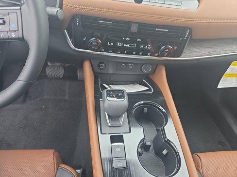 New 2026 Nissan Rogue Platinum w/ Platinum Premium Package image 11
