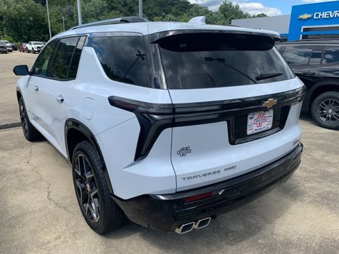 New 2026 Chevrolet Traverse High Country image 3