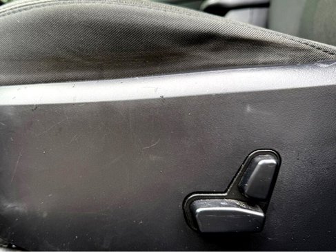Used 2011 Chrysler 200 Touring image 29