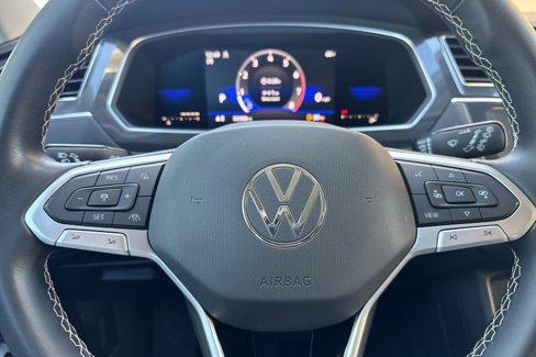 Used 2022 Volkswagen Tiguan SE image 22
