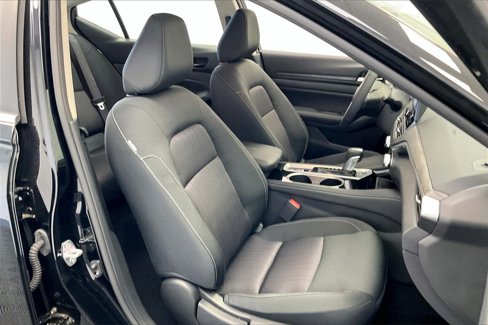 Certified 2024 Nissan Altima 2.5 SV w/ SV Premium Package image 6