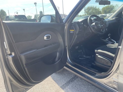 Used 2019 Kia Soul image 11