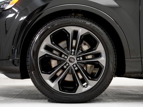 Certified 2025 Audi Q7 3.0T Prestige image 29